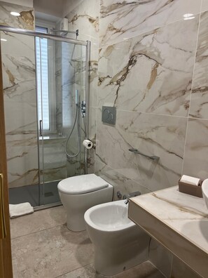 Comfort Double Room | Bathroom