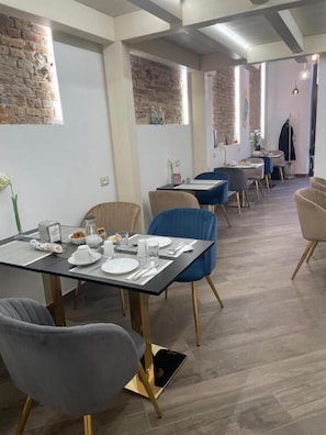 Free daily local cuisine breakfast