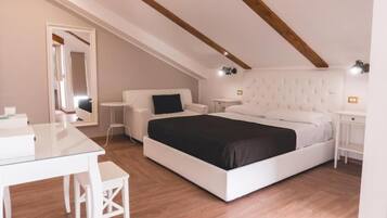 Comfort-værelse til 3 personer | Skrivebord, gratis Wi-Fi