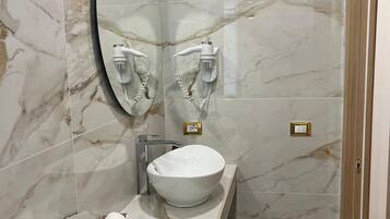 Comfort-Doppelzimmer | Badezimmer