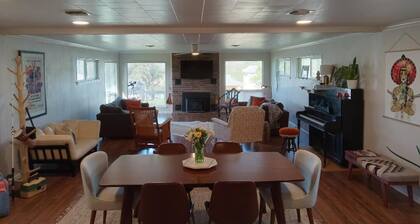 River View Bungalow w access in Texas Wine Country, best new restaurants on LBJ!