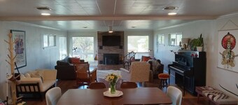 River View Bungalow w access in Texas Wine Country, best new restaurants on LBJ!