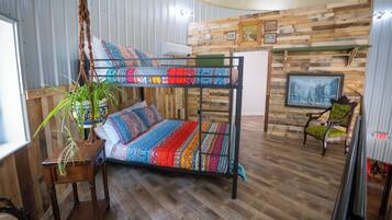 2 bedrooms, iron/ironing board, travel crib, free WiFi