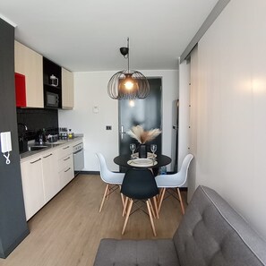 Classic Apartment, City View | Private kitchen