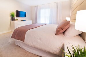 4 Schlafzimmer, Schreibtisch, Bügeleisen/Bügelbrett, Reisekinderbett