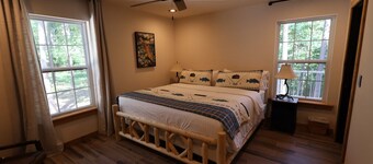 4 Bedroom Cabin Retreat