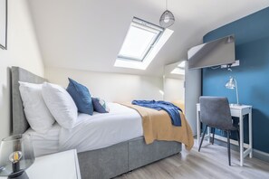 1 habitación, tabla de planchar con plancha, wifi y ropa de cama 