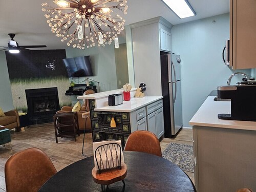 Evergreen Retreat – Walk to Timberline Mountain ski lifts and lodge!