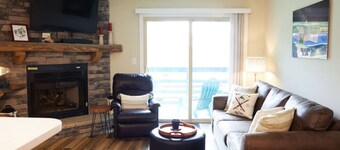 Summit View – Walk to Timberline Mountain ski lifts and lodge!