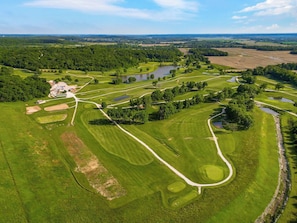 Golf - Peaceful 2-Bedroom Family Cabin-Scenic Views & Great Amenities-Sleeps 6 (Linn Valley)