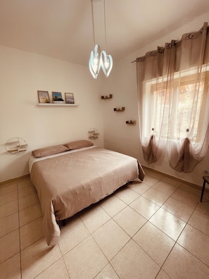 2 chambres, fer et planche à repasser, Wi-Fi, draps fournis