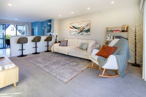 Smart TV, books - Casino Margaret Mahy  2bd garage (Christchurch)