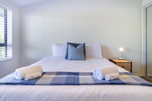 3 bedrooms, desk, iron/ironing board, free WiFi