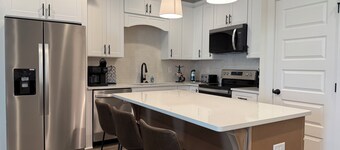 Auburn Getaway Home- Close to Campus!  Sleeps 8, Family-Friendly.