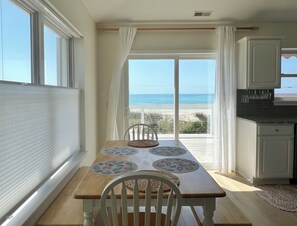 Dining - Brim of Beachfront Fenced Ocean View 2 Kings, 1 Queen & 4 Twin  (North Topsail Beach)