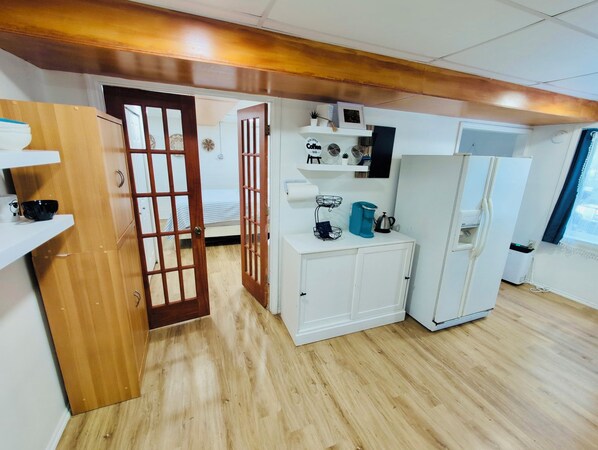 1 bedroom, desk, iron/ironing board, WiFi