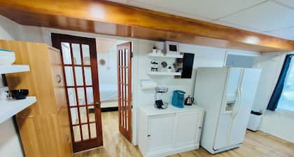 Charming 1-bedroom apartment in peaceful Dayton with WiFi, AC.