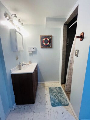 Bruser, hårtørrer, håndklæder, Sæbe