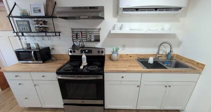 Charming 1-bedroom apartment in peaceful Dayton with WiFi, AC.