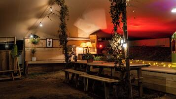 Cabin | Outdoor dining
