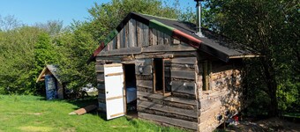 Treehouse Cabin Wilderness Escape