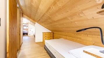 6 makuuhuonetta, silitysrauta/-lauta, ilmainen Wi-Fi