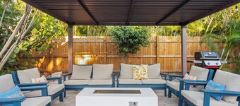 🏝 4BR Tropical Oasis w/ Heated Pool + Game Room + 10 Min to Anna Maria and IMG