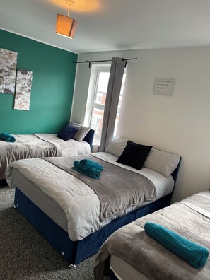 3 bedrooms, iron/ironing board, WiFi, bed sheets