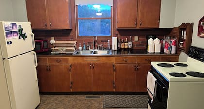 Nice 3-bedroom cottage in Ewen just minutes from Bergland, MI and Lake Gogebic