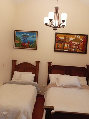 3 bedrooms, iron/ironing board, WiFi, bed sheets - Charming 3-bedroom house in amazing San Miguel Dueñas with WiFi (San Miguel Dueñas)