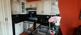 Charming 3-bedroom house in amazing San Miguel Dueñas with WiFi