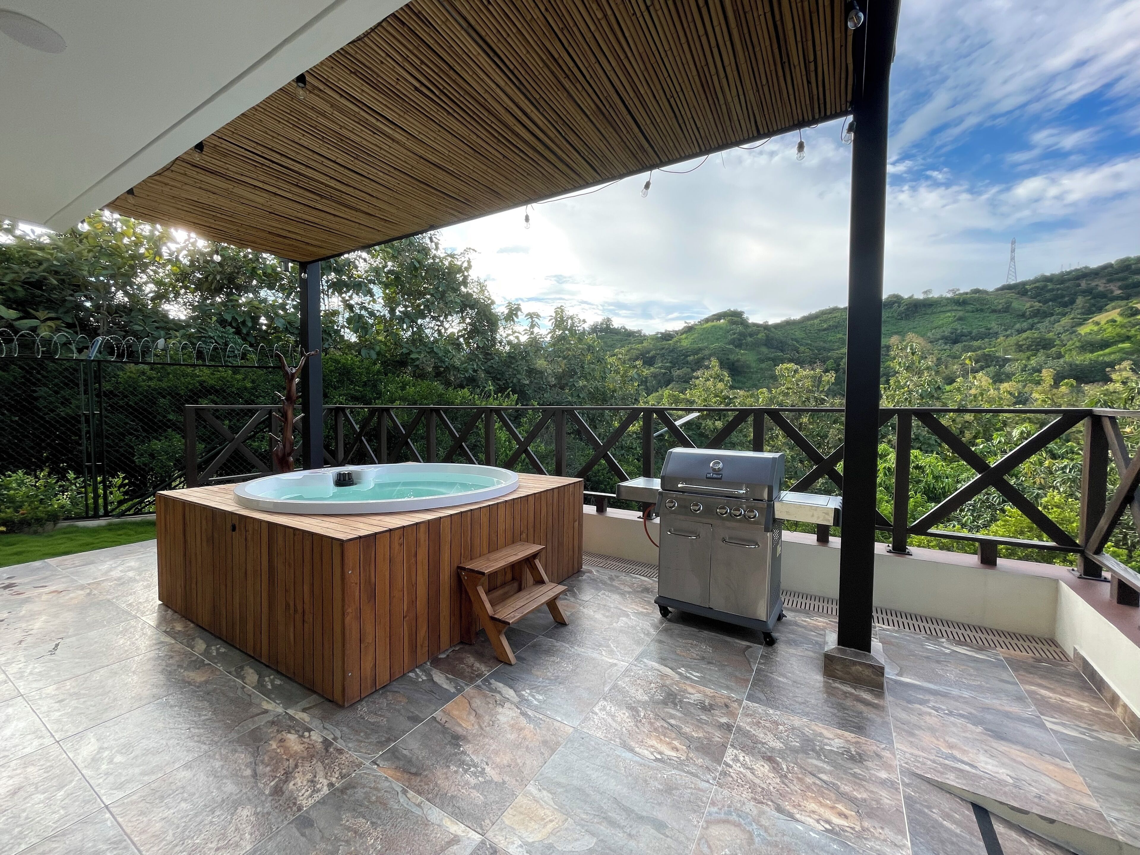 Outdoor spa tub
