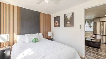 1 bedroom, iron/ironing board, WiFi (free), bed sheets