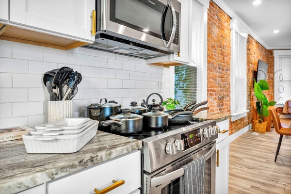 Mikroaaltouuni, uuni, liesi, astianpesukone