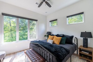 3 soverom, strykejern/-brett, wi-fi og sengetøy