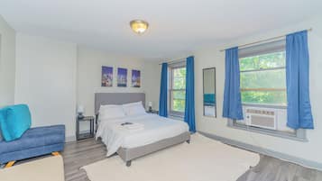 5 bedrooms, iron/ironing board, WiFi, bed sheets