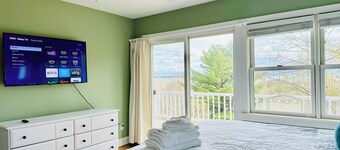 Downtown Bayfield Home W/ Lake Views, Near Ferry & Marina