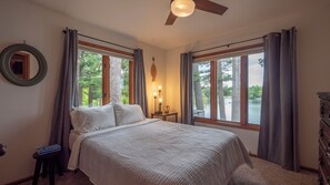 4 slaapkamers, een strijkplank/strijkijzer, gratis wifi, beddengoed