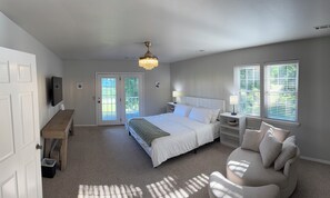 5 bedrooms, desk, iron/ironing board, free WiFi