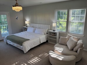 5 bedrooms, desk, iron/ironing board, free WiFi