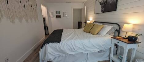 2 bedrooms, desk, iron/ironing board, travel crib