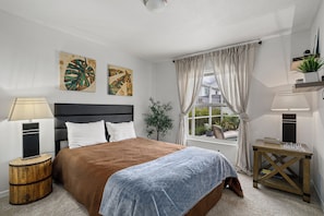 3 chambres, fer et planche à repasser, Wi-Fi, draps fournis