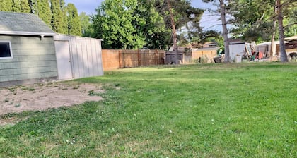 Flexible Stay, Covered Parking, Workspace, King Bed, Pet-Friendly, W&D
