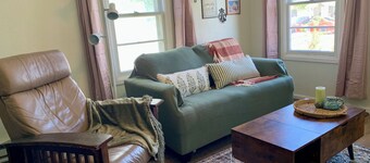 Reel Relaxation: Fisherman’s Hideaway on Shore with Ample Driveway Parking