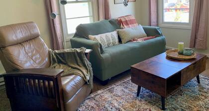 Reel Relaxation: Fisherman’s Hideaway on Shore with Ample Driveway Parking