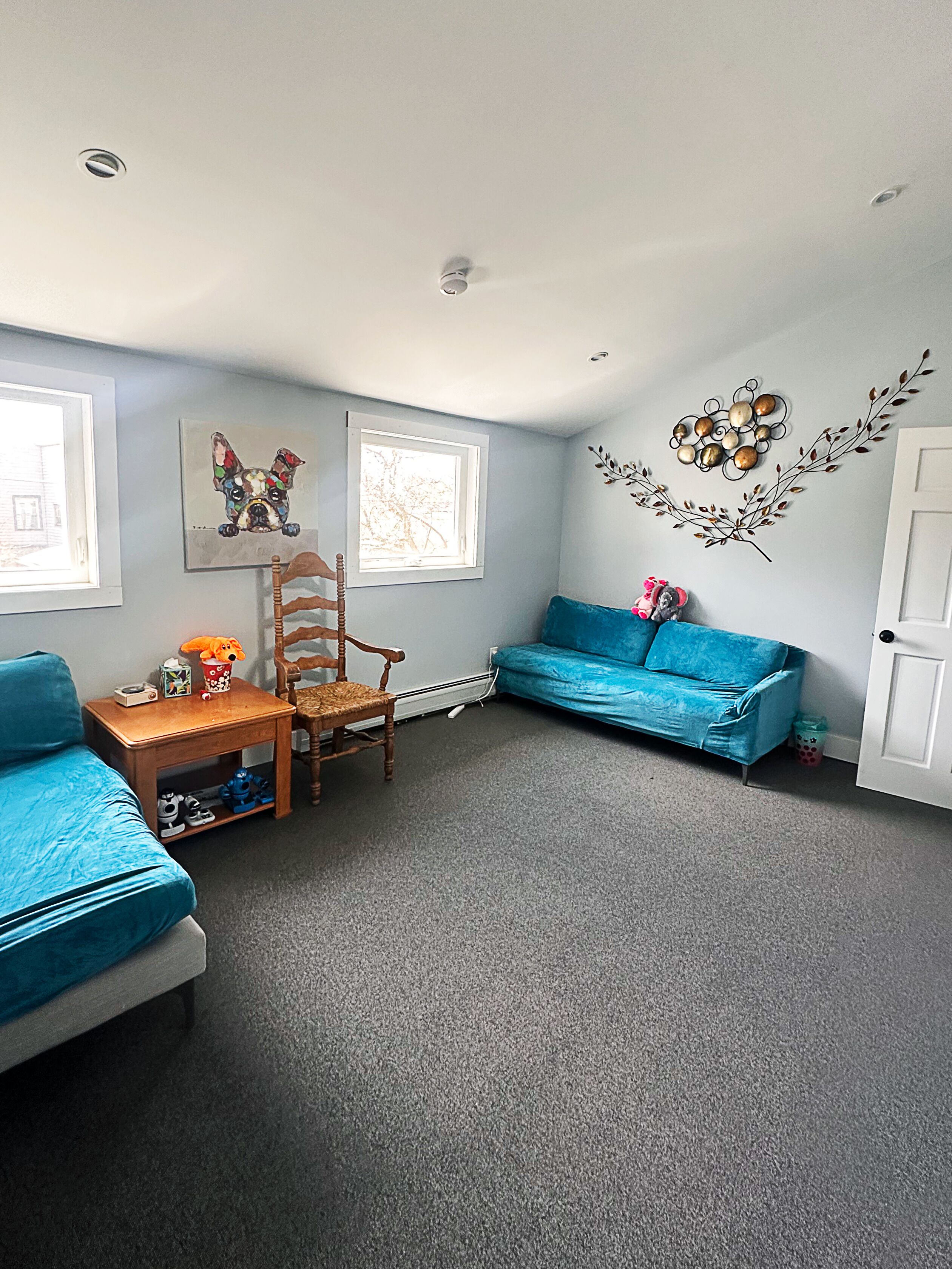 Smart TV, fireplace, video games, table tennis