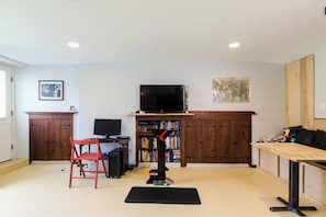 Interior - Walkable to downtown and MCV (Richmond)