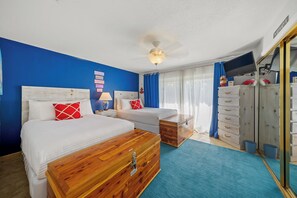 2 bedrooms, in-room safe, desk, iron/ironing board - Serene Villa with Community Amenities, Huge Pool, Steps from Private Beach (Siesta Key)
