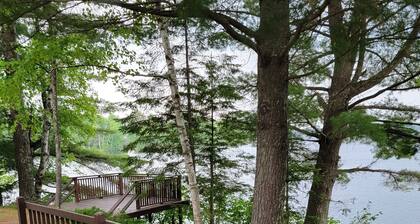 Charming 2-bedroom lakefront cabin in delightful Phillip,WI