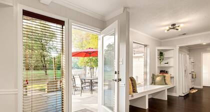 Elegant Colonial Retreat - The Woodlands & Conroe